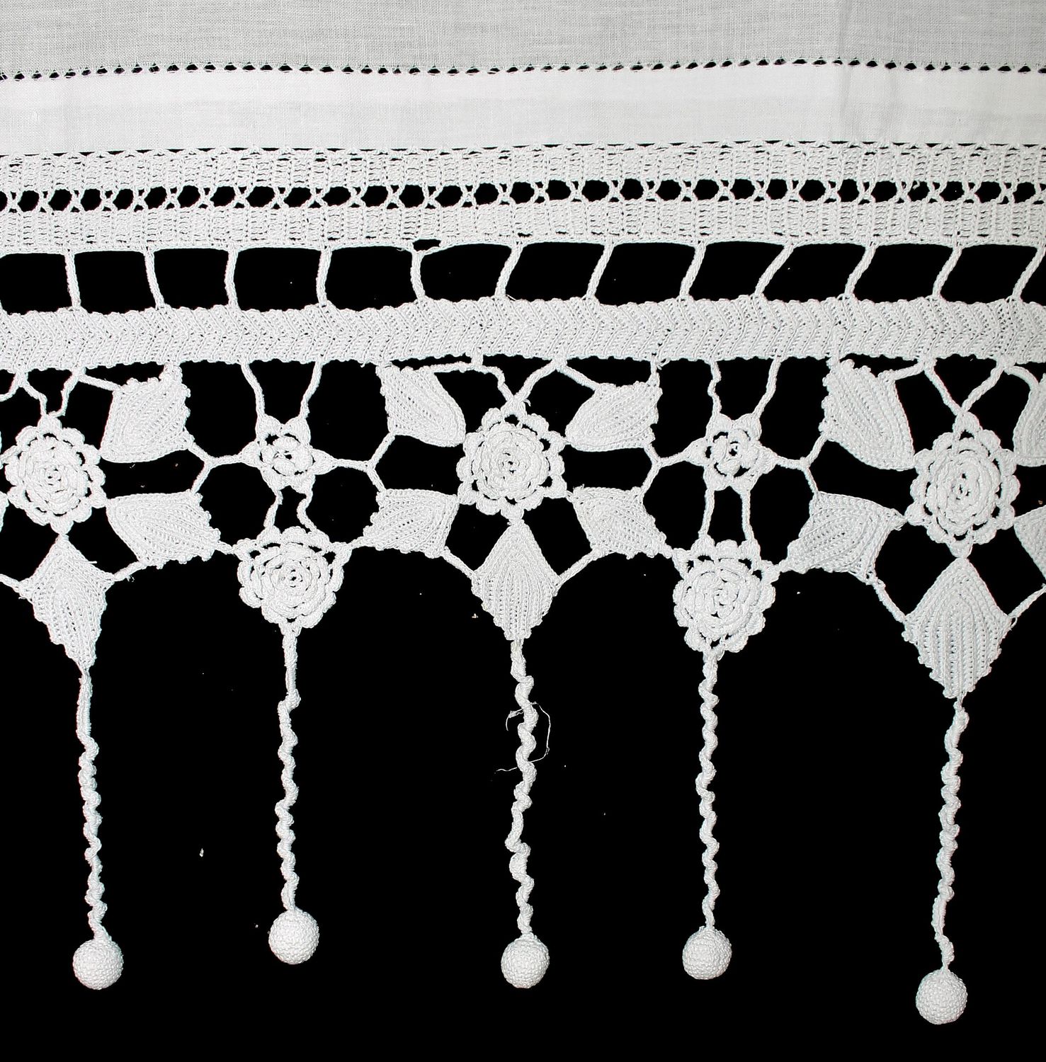 Hossner Panneaux Querbehang im Landhaus Stil Spitze HxB 50x125 cm 5 Hossner Panneaux Querbehang im Landhaus Stil Spitze HxB 50x125 cm – Bild 5