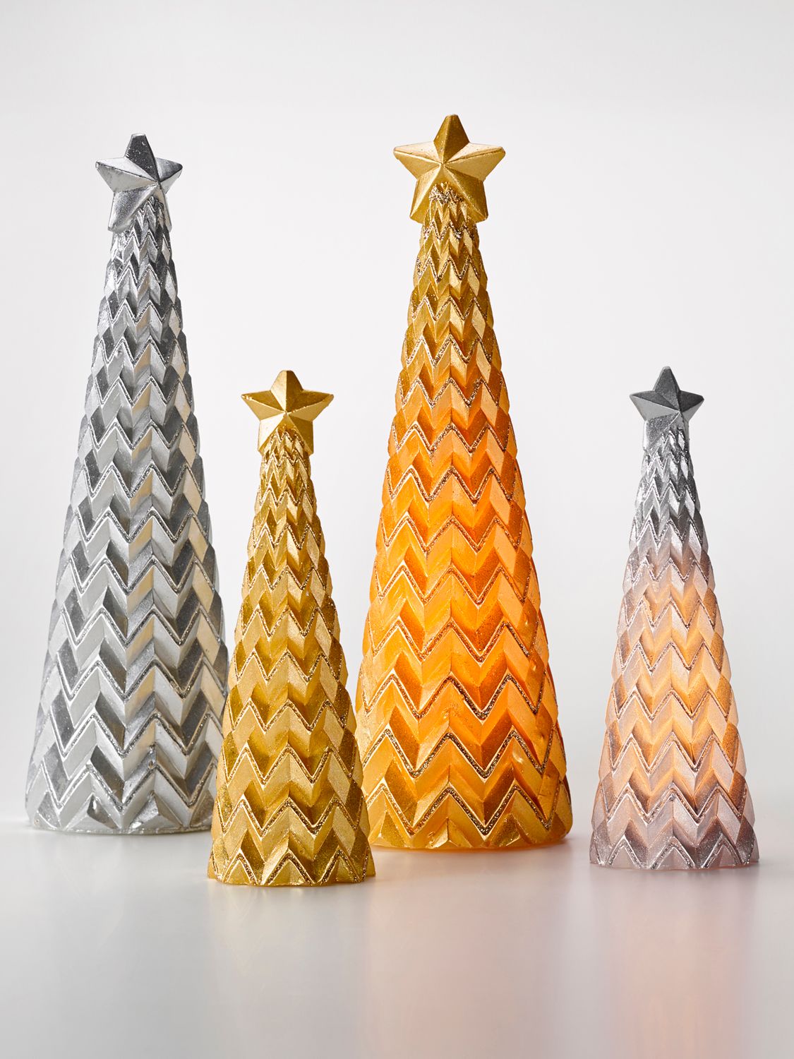 Heine Home 1 Weihnachtlicher LED-Dekobaum aus Echtwachs in gold Höhe ca. 21 cm 1 Heine Home 1 Weihnachtlicher LED-Dekobaum aus Echtwachs in gold Höhe ca. 21 cm