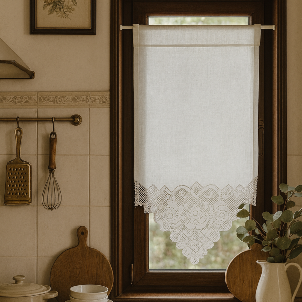 Fenstervorhang aus Leinen mit handgehäkelter Spitze – romantischer Vintage-Look BxH 30x45 cm