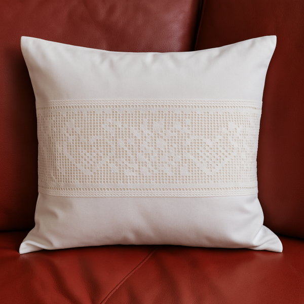 Kissenhülle mit Häkelspitze im Shabby Landhaus Look, 40x40 cm, Hossner, 100% Baumwolle, Weiß