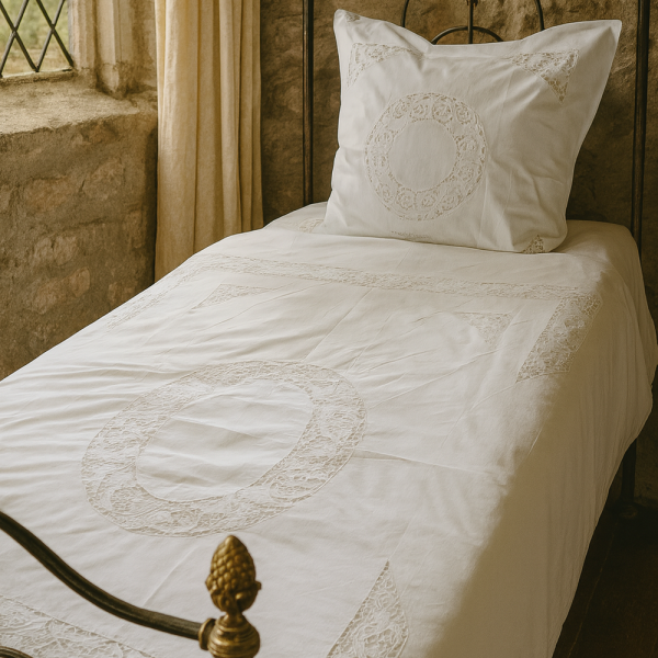 Vintage-Bettwäsche Cortina mit Stickerei – 100 % Baumwolle, romantischer Landhausstil 135x220 cm+80x80 cm