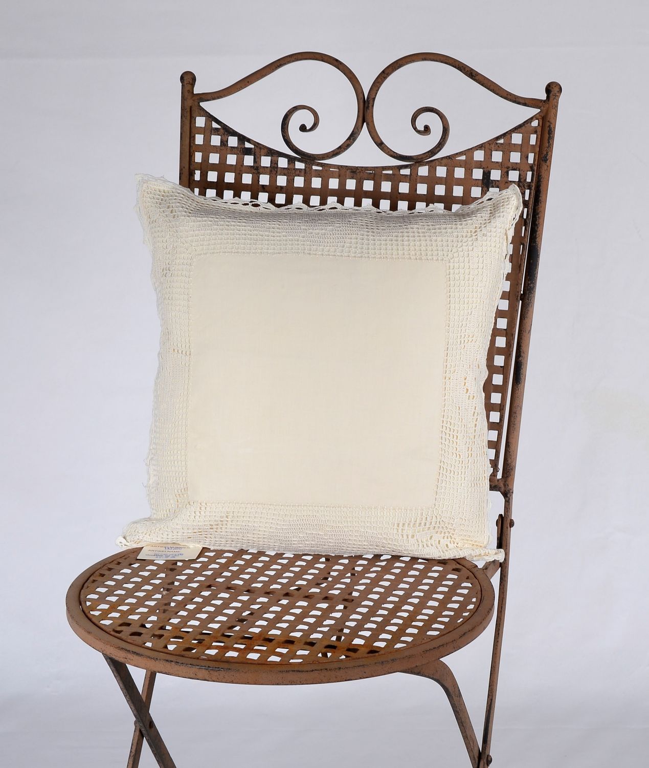 Hossner Kissenhülle Blumenfein Shabby Vintage Landhaus creme gehäkelt 40x40 cm 2 Hossner Kissenhülle Blumenfein Shabby Vintage Landhaus creme gehäkelt 40x40 cm – Bild 2