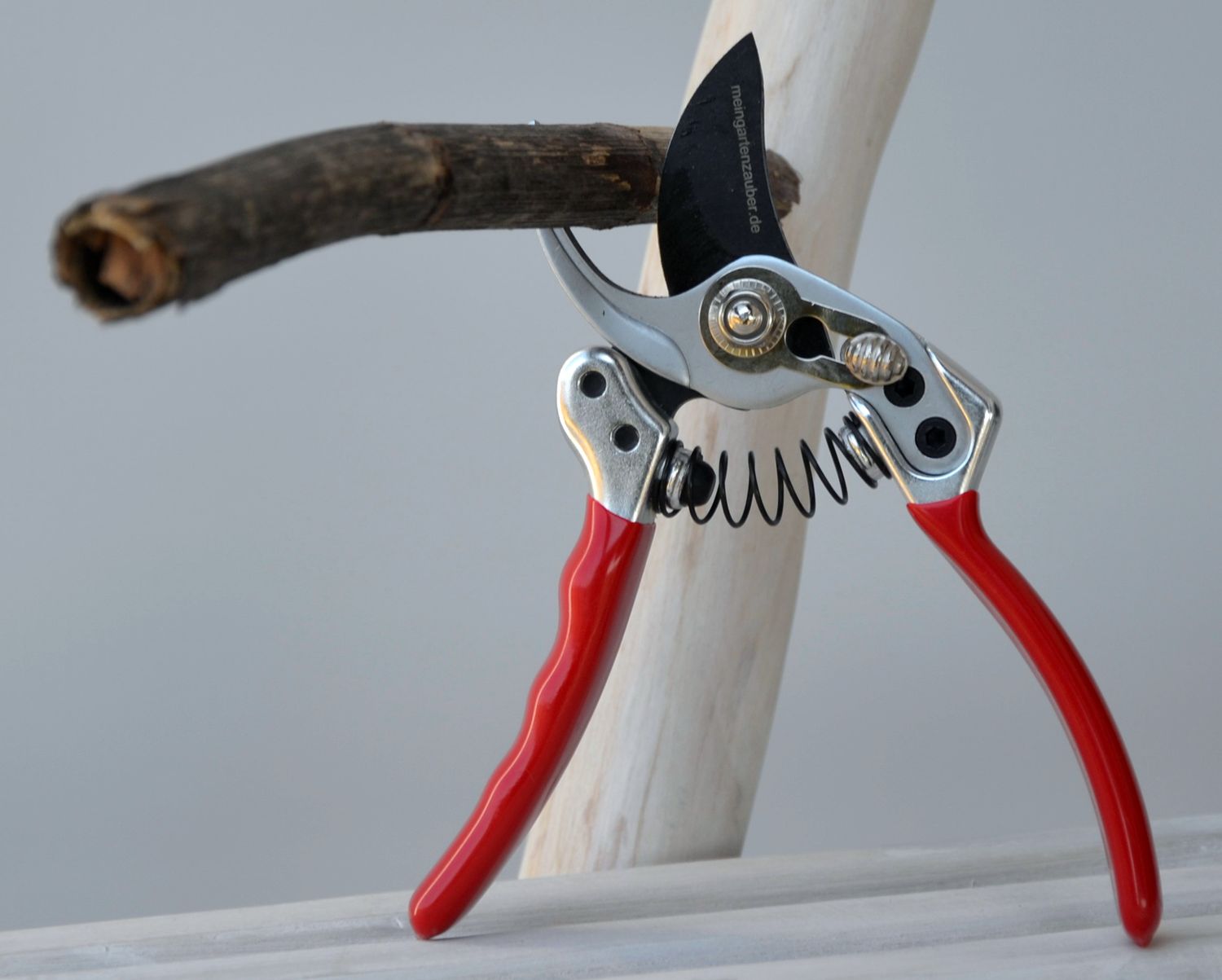 HPL Gartenscheren Bypass B1+B2 Profischeren Holz und Stauden universell Einsetzbar + praktische Gürteltaschen 5 HPL Gartenscheren Bypass B1+B2 Profischeren Holz und Stauden universell Einsetzbar + praktische Gürteltaschen – Bild 5