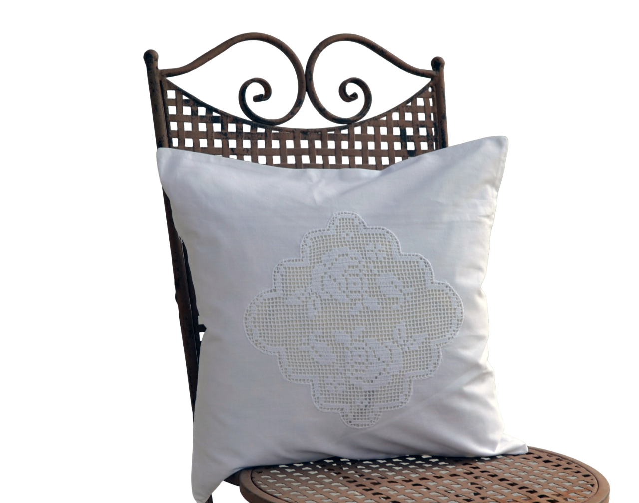 Romantische Kissenhülle mit echter Häkelspitze – Shabby Landhaus Look von Hossner 40x40 cm 4 Romantische Kissenhülle mit echter Häkelspitze – Shabby Landhaus Look von Hossner 40x40 cm – Bild 4