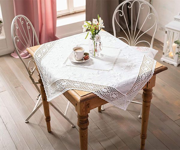 Tischdecke Mitteldecke bestickt mit Häkelkante Borte weiß 85x85 cm