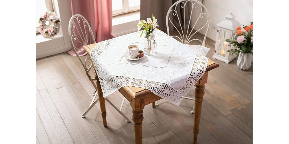 Tischdecke Mitteldecke bestickt mit Häkelkante Borte weiß 85x85 cm 1 Tischdecke Mitteldecke bestickt mit Häkelkante Borte weiß 85x85 cm
